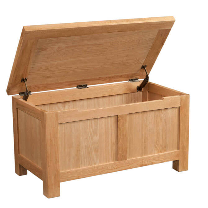 Pine and Oak Dorchester Oak Blanket Box