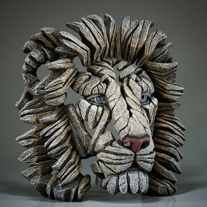 Pine and Oak Lion Bust - White